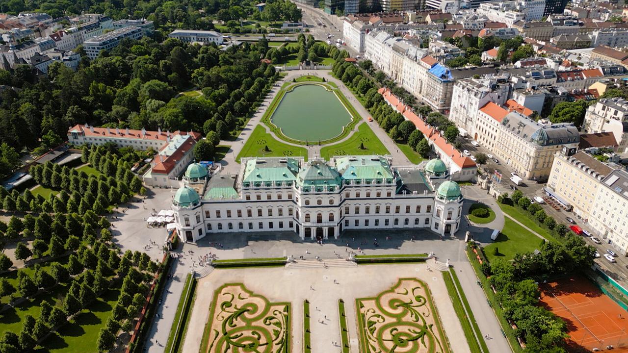 © ORF/Clever Contents Wiens erotische Palais (3/3): Das Schloss Belvedere: Lustschlösser, Lustpavillons und Lustgärten – Was trieben die Habsburger so in Freizeit und Urlaub?