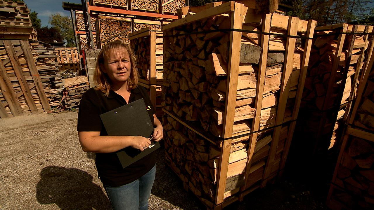 Die Brennholz-Ware ist bei Holzhändlerin Klaudia Stockreiter (NÖ) seit Monaten ausverkauft