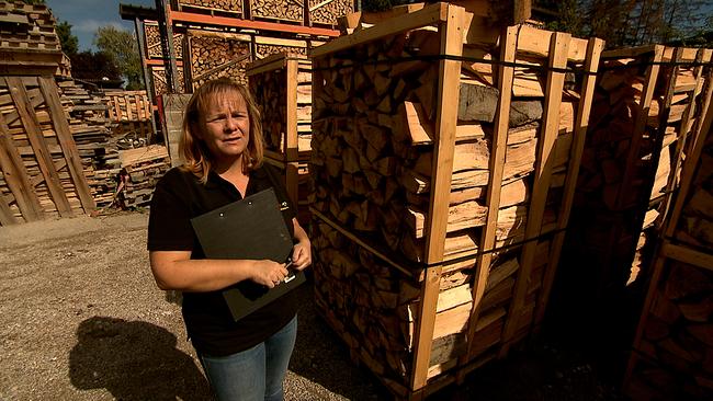 Die Brennholz-Ware ist bei Holzhändlerin Klaudia Stockreiter (NÖ) seit Monaten ausverkauft