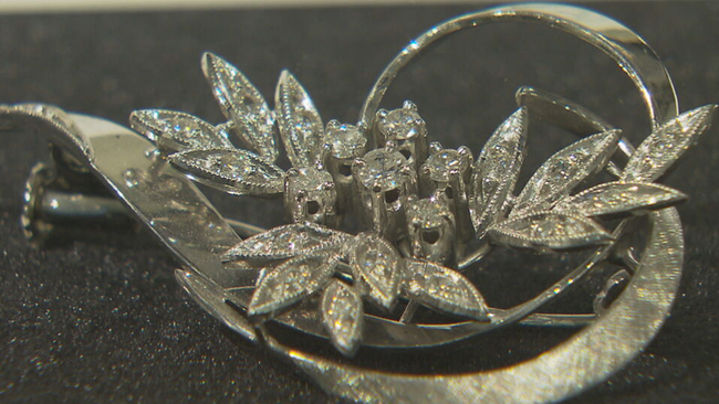 © ORF 2 / Seitenblicke Diamantschmuck im Gold und Silberschmiedemuseum in Wien