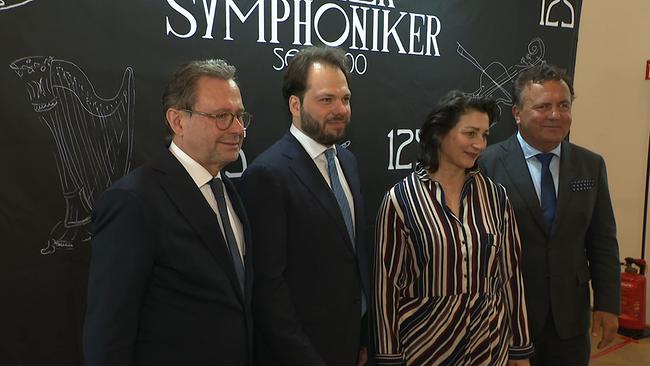 Alexander Wrabetz, Petr Popelka, Veronica Kaup-Hasler und Jan Nast posieren für die Kameras