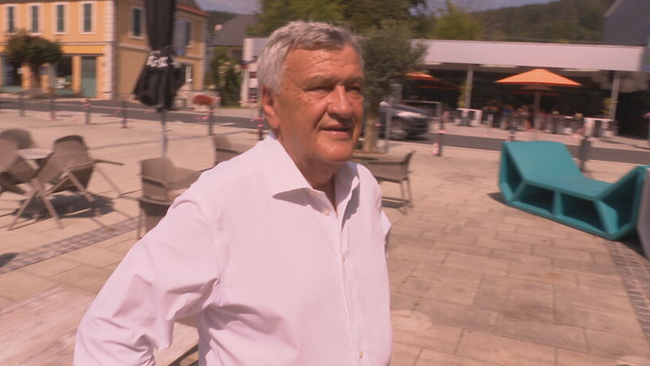© ORF / Seitenblicke Rainer Husar steht vor seinem Lokal