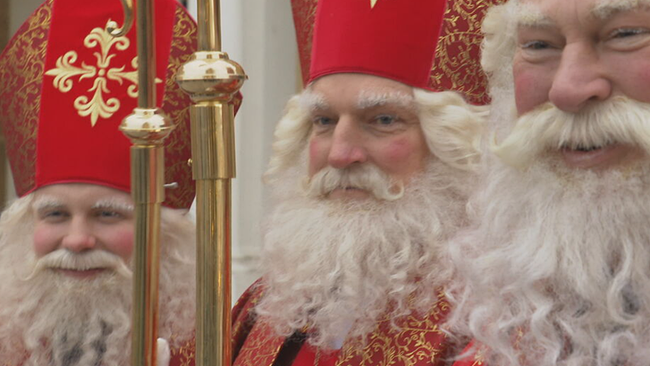 Paulus Bohl, Andreas Herzog, Toni Polster als "Heiliger Nikolaus" verkleidet