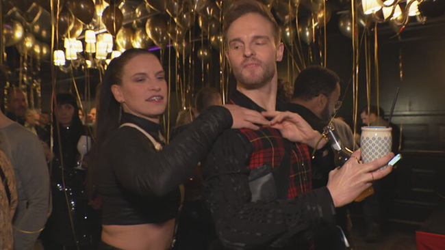 © ORF / Seitenblicke Conny Kreuter und Herbert Stanonik tanzen im Club