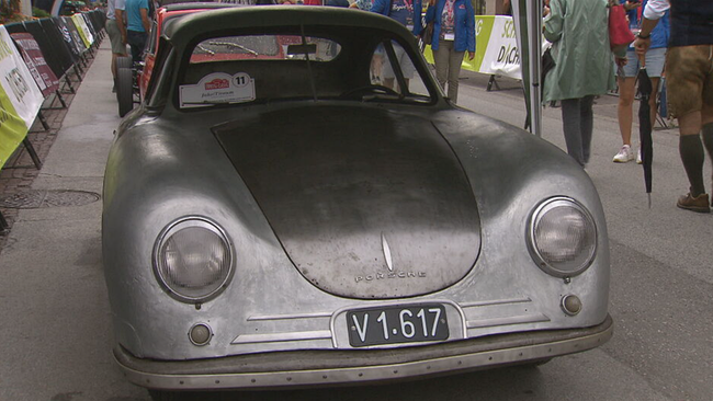 alter Porsche aus Aluminium