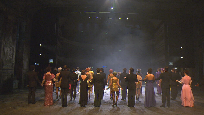 © ORF / Seitenblicke Zu sehen sind Operndarsteller beim Schlussapplaus einer Vorstellung