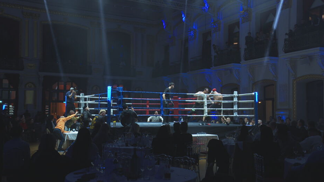 © ORF / Seitenblicke In einem Boxring wird gekämpft.