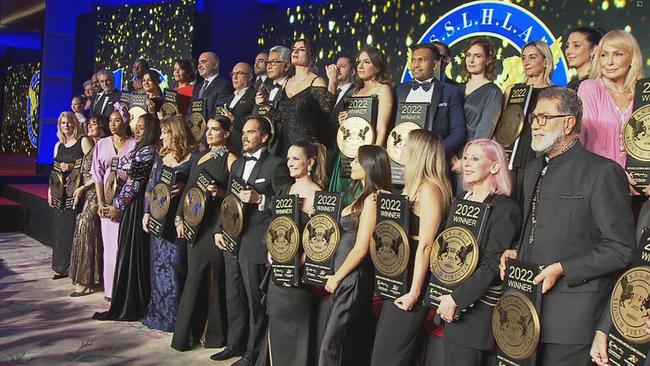 Gruppenfoto der Gewinner des „Seven Stars Luxury Hospitality" Awards