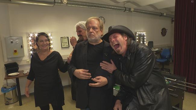 © ORF / Seitenblicke Mitglieder von "Die Echten" lachen Backstage