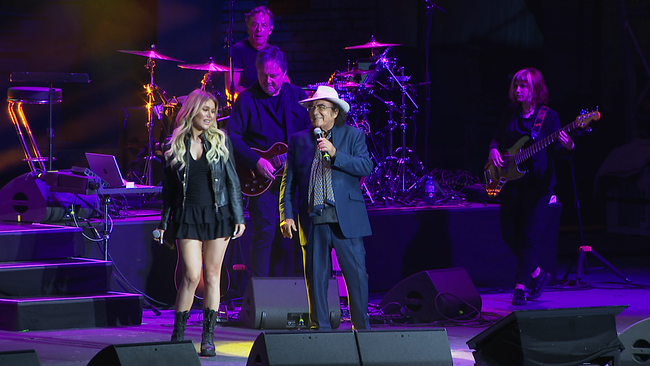 Al Bano mit Tochter Jasmine Carrisi auf der Bühne