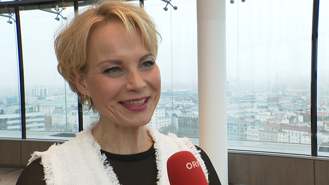 © ORF / Seitenblicke Elīna Garanča im Gespräch mit den Seitenblicken