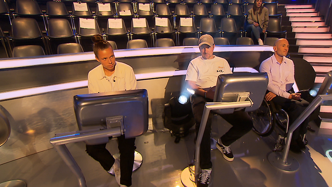 © ORF / Seitenblicke 3 Personen sitzen bei der Promi-Millionenshow