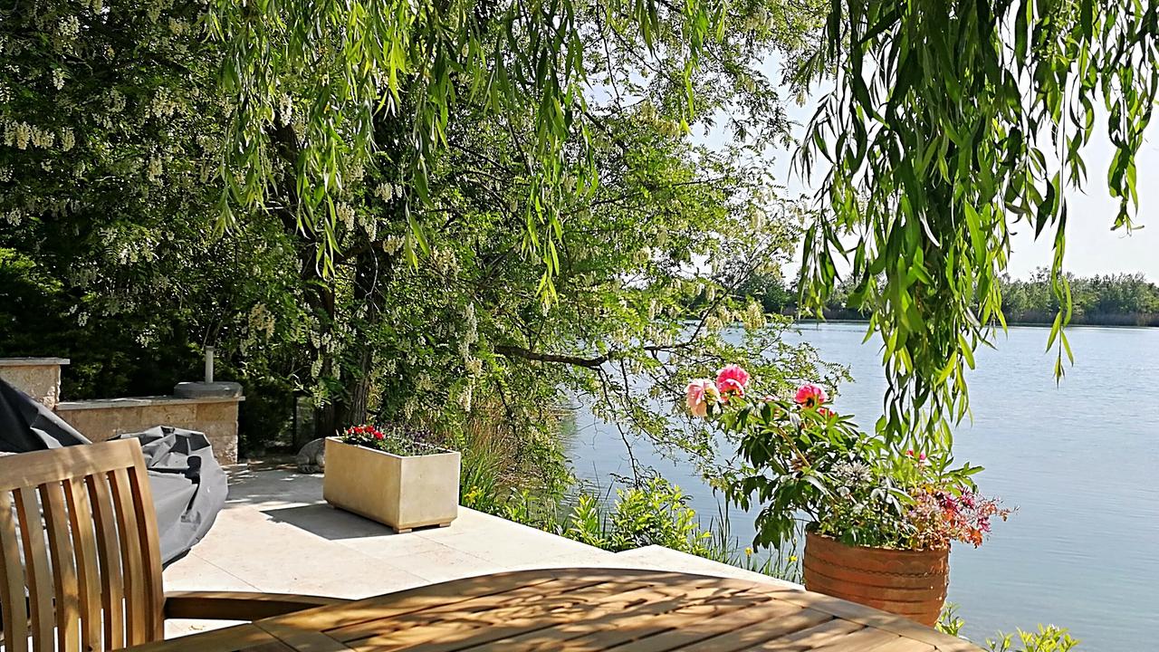 Garten am Teich in Traiskirchen von M. Mittermayr