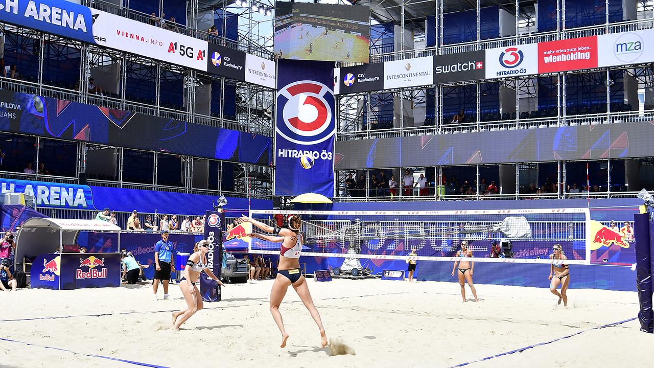 © APA/HANS PUNZ Katharina Schützenhöfer/Lena Maria Plesiutschnig (AUT) im Spiel gegen Michaela Kubickova/Michala Kvapilova (CZE) im Rahmen der Beachvolleyball Europameisterschaft 2021 am Mittwoch 11. August 2021 in Wien.