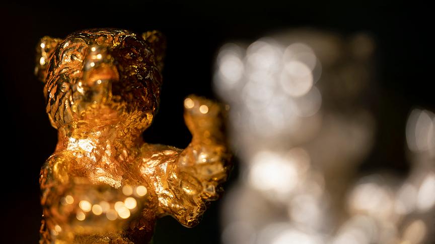 © APA/AFP/POOL/Hannibal Hanschke A golden and a silver Berlinale Bear trophy of the upcoming 72nd International Film Festival Berlinale are pictured at the Noack foundry in Berlin, on January 25, 2022