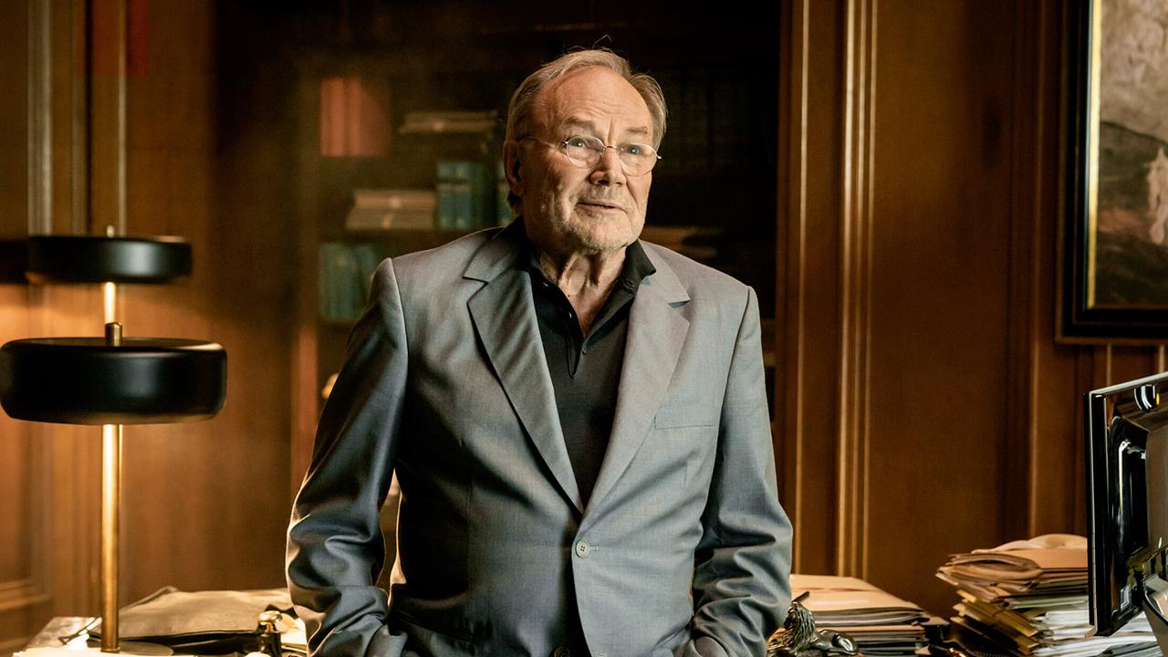 © ORF/Moovie GmbH/Stephan Rabold "Ferdinand von Schirach - Feinde: Das Geständnis": Biegler (Klaus Maria Brandauer) sucht als Anwalt die Herausforderung.