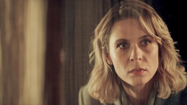 © ORF/Beta Film/Cross Productions/Rai Fiction Brennero - Schatten der Vergangenheit (1): Eva Kofler (Elena Radonicich) ist einem mutmaßlichen Mörder auf der Spur.