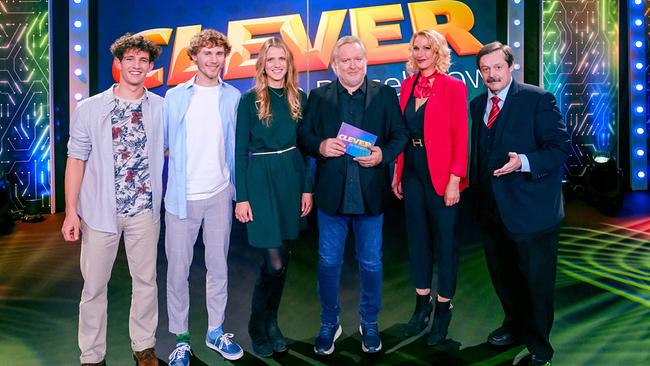 "Clever! – die Rätsel Show": Peter Berger, Michael Mayr, Malin Walther, Gregor Seberg, Silvia Wirnsberger, Werner Gruber