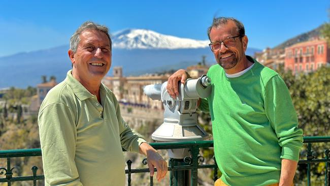 Das Paradies in der Ferne: Gerhard Schuler vom "Hotel Villa Schuler" und Karl Ploberger in Taormina, Sizilien