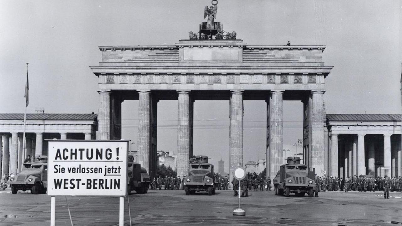 © ORF/LOOKSfilm/US National Archives Der Bau der Berliner Mauer - Countdown 61: Das Brandenburger Tor war 28 Jahre lang das Symbol für die Teilung Deutschlands