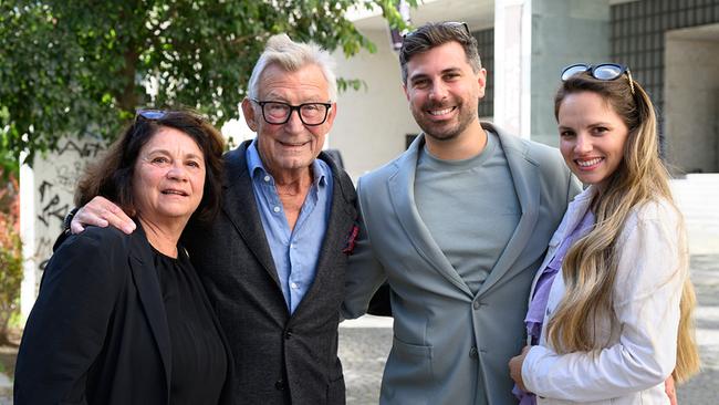 „Der Geschichtenerzähler – Heinz Marecek wird 80“: Heinz Marecek mit Gattin Christine und Sohn Ben mit Ehefrau Lisa