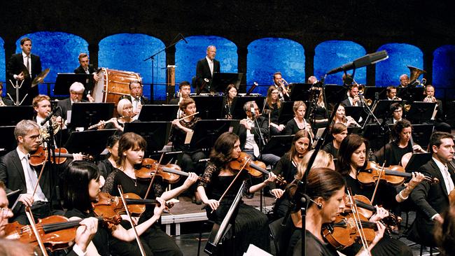 © ORF/Moonlake Entertainment Ltd. Das Mozarteum Orchester spielt in der Felsenreitschule