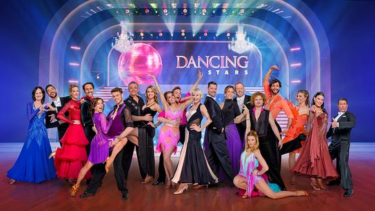 Die neuen „Dancing Stars“ erstmals im Tanz-Outfit: Eva Glawischnig, Dimitar Stefanin, Simone Lugner, Danilo Campisi, Julia Cencig, Patrick Seebauer, Andi Wojta, Kati Kallus, Anna Strigl, Herby Stanonik, Heilwig Pfanzelter, Florian Gschaider, Manuela Stöckl, Stefan Koubek, Catharina Malek, Paulus Bohl, Aaron Karl, Katya Mizera, Conny Kreuter, Wolfgang Fifi Pissecker