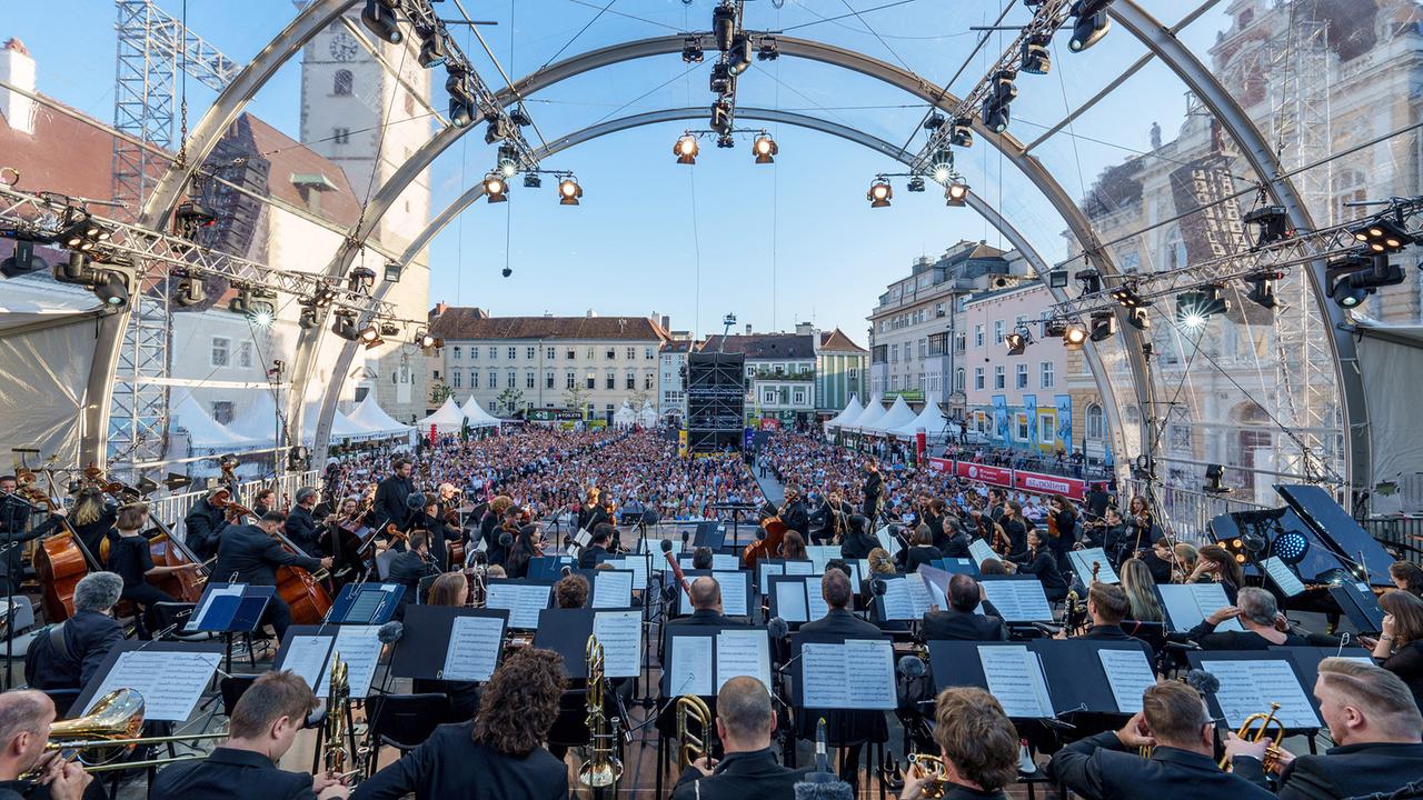 Domplatz Open Air St. Pölten: Bühne am Domplatz in St. Pölten