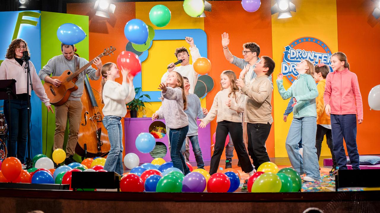 Drunter & drüber mit Christoph Hirschler: NOA performt sein Lied „California" gemeinsam mit Christoph Hirschler und der  "Drunter & Drüber Band".