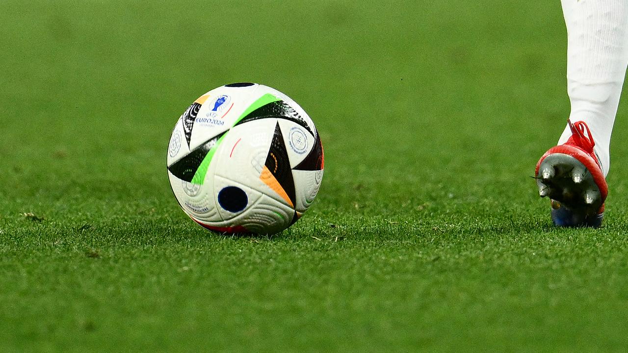 © APA/AFP/Christophe SIMON Frankreichs Mittelfeldspieler Nr. 13 N'golo Kante läuft mit dem Ball während des UEFA Euro 2024-Fußballspiels der Gruppe D zwischen den Niederlanden und Frankreich am 21. Juni 2024 im Leipziger Stadion in Leipzig