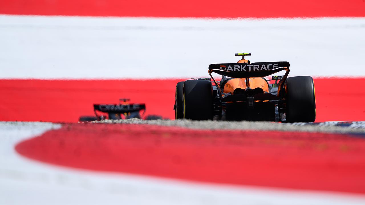 © APA/MAX SLOVENCIK Max Verstappen (NED/Red Bull Racing) und Lando Norris (GBR/McLaren) am Sonntag, 30. Juni 2024, während des Rennens der Formel 1 im Rahmen des Großen Preis von Österreich am Red Bull Ring in Spielberg.