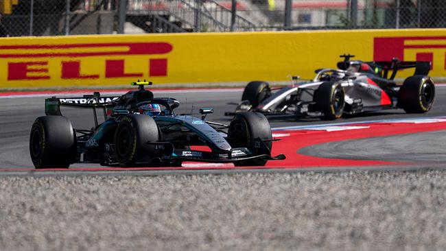 Der italienische Mercedes-Fahrer Kimi Antonelli beim zweiten freien Training auf dem Circuit de Catalunya vor dem Großen Preis von Katalonien der Formel 1 in Montmeló