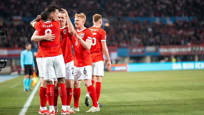 Fußball: Michael Gregoritsch (AUT, L) jubelt mit dem Team nach seinem Tor zum 1:0 am Donnerstag, 20. März 2025, anl. des Hinspiels zum Play-off Nations-League-Spiel zwischen Österreich und Serbien in Wien