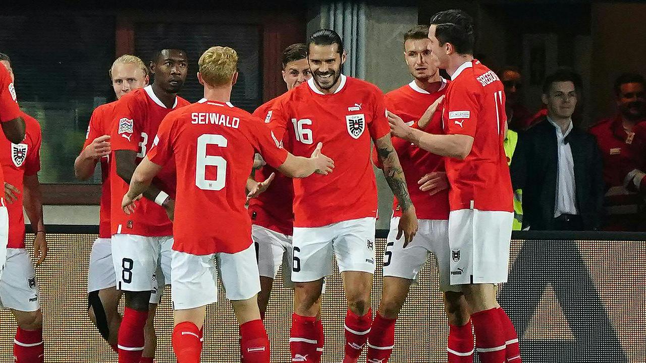 © APA/EVA MANHART Team Österreich jubelt über das 1:1 am Sonntag, 25. September 2022, anl. des Nations-League-Spieles Österreich gegen Kroatien im Ernst-Happel-Stadion in Wien.