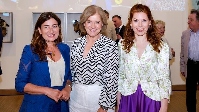 Gruppenfoto mit Ani Gülgün-Mayr, Ingrid Thurnher und Teresa Vogl in einem Veranstaltungsraum beim medialen Kick-off des ORF-Kultursommers 2026