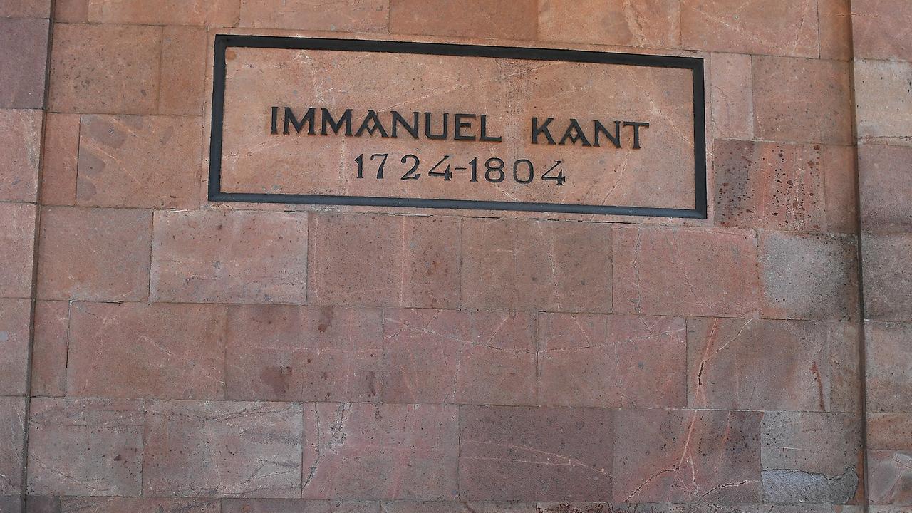 Ein Bild zeigt das Grab des deutschen Philosophen Immanuel Kant in der Kathedrale von Kaliningrad am 28. Juni 2018 während der Fußballweltmeisterschaft 2018 in Russland.