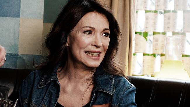 Iris Berben - ein persönliches Porträt: Iris Berben in der Green Door Bar, Berlin, 2023