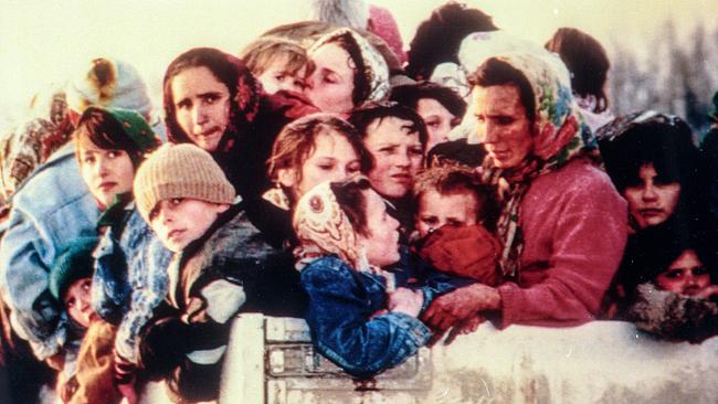 © ORF/BBC Bruderkrieg - Der Kampf um Titos Erbe: Sicherheitszonen (5); Im Bild: Flüchtlinge aus Srebrenica.