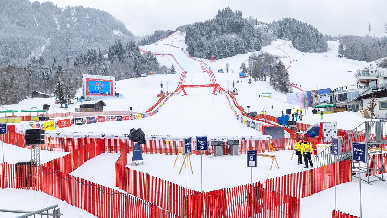 Zielbereich der Streif während einiger Vorberichte am Mittwoch 18. Jänner 2023 im Rahmen des FIS Ski Alpin Weltcups in Kitzbühel. 