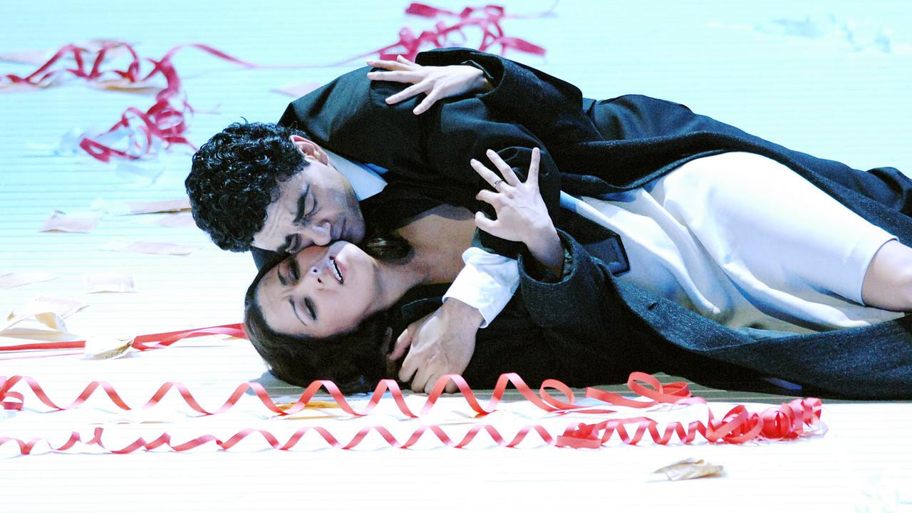 © ORF/Ali Schafler La Traviata: Anna Netrebko (Violetta), Rolando Villazón (Alfredo)