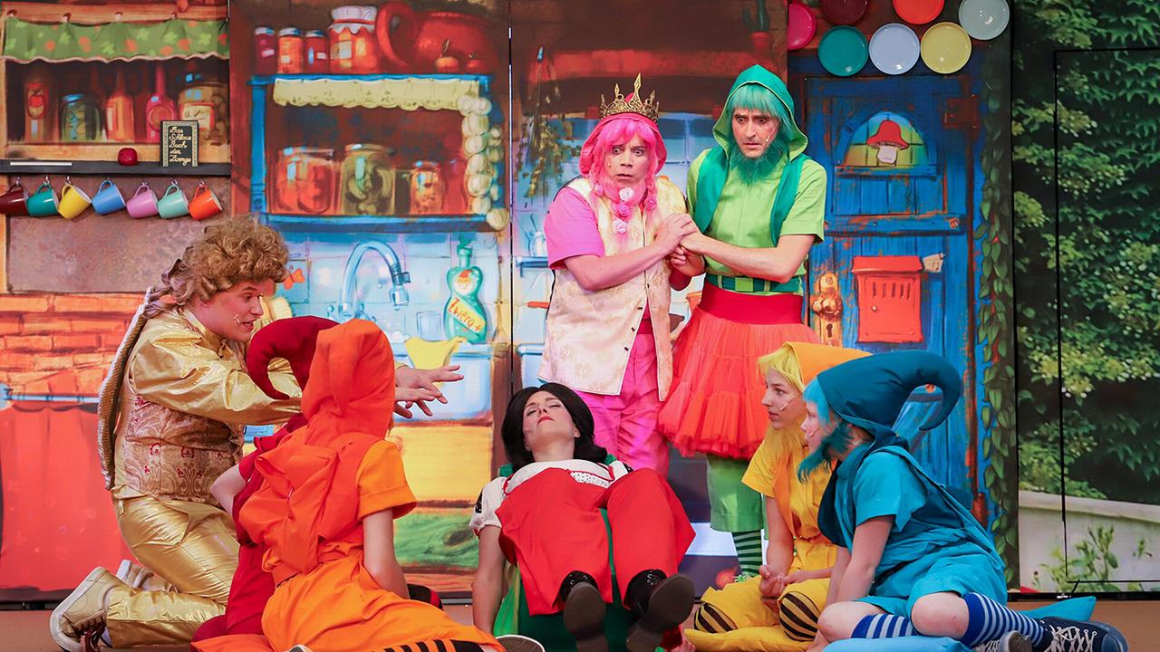 Märchensommer Schneewittchen: Patricia Leitsoni (Schneewittchen), Tobias Eiselt (Zwerg Romantico), Daniel Ogris (Zwerg Miesedrauf)