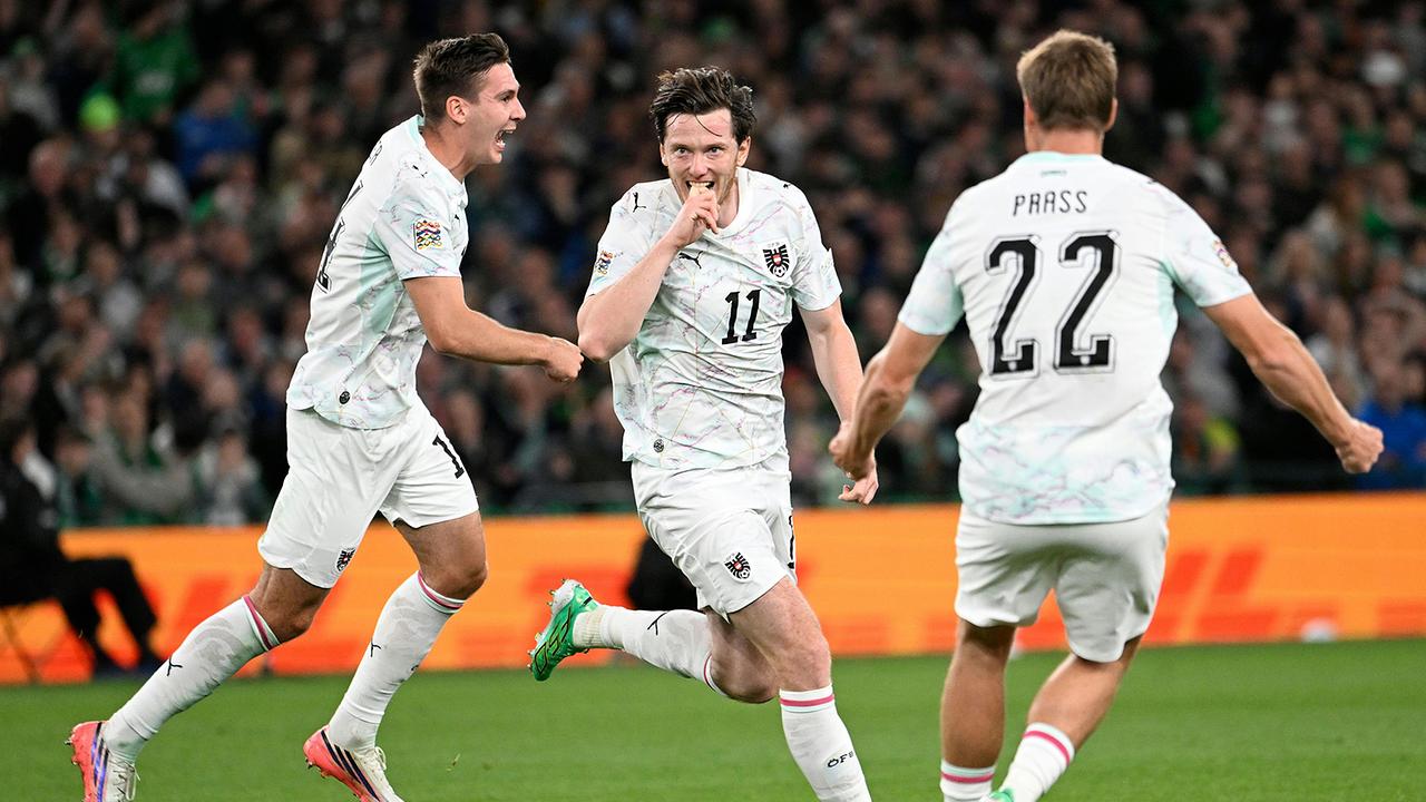 © APA/HELMUT FOHRINGER Max Wöber, Michael Gregoritsch und Alexander Prass jubeln nach einem Treffer, im Zentrum läuft Michael Gregoritsch mit seinen Teamkollegen zusammen am Donnerstag, 1. Oktober 2026, anl. der Nations-League-Begegnung zwischen Irland und Österreich in Dublin.