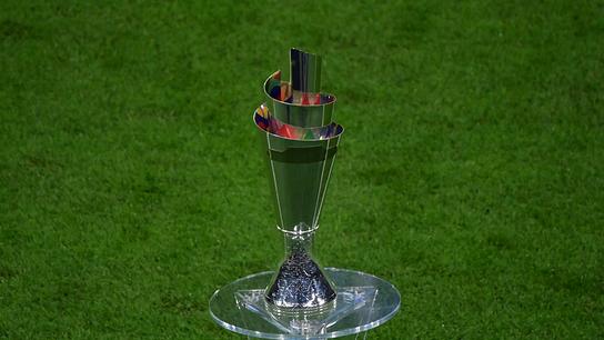 Die Trophäe wird vor dem Finale der Nations League zwischen Spanien und Frankreich am 10. Oktober 2021 im San Siro-Stadion in Mailand ausgestellt.