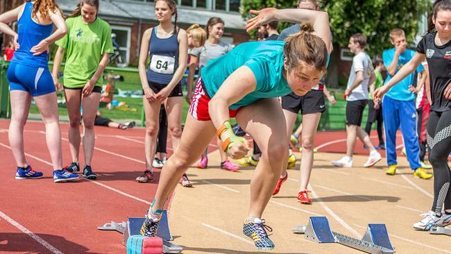 Nicht zu stoppen - Der Traum von den Paralympics: Leonie Düring beim Sprint