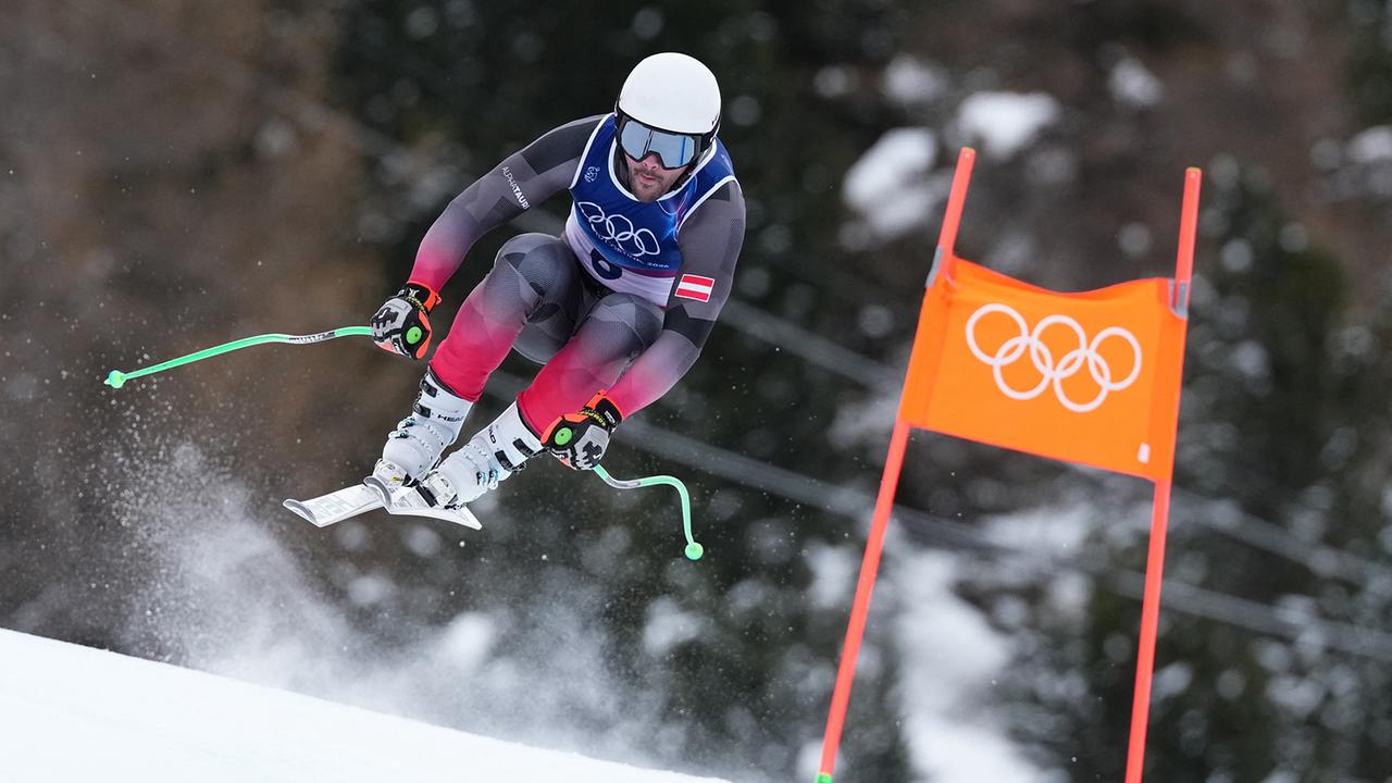 Der Skirennläufer Vincent Kriechmayr in Aktion auf der Piste beim ersten offiziellen Training für die alpine Skiabfahrt der Herren im Vorfeld der Olympischen Winterspiele Mailand-Cortina 2026.