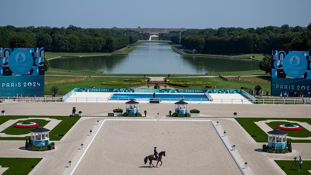 © APA/AFP/John MACDOUGALL Erster Tag des Dressur-Einzel-Grand-Prix des Pferdesports während der Olympischen Spiele 2024 in Paris am 30. Juli 2024 im Chateau de Versailles in Versailles am westlichen Stadtrand von Paris teil