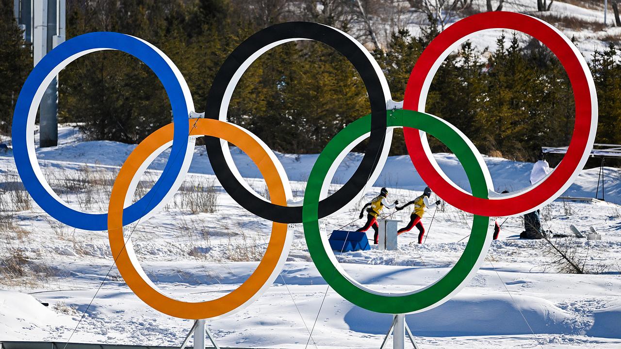 Olympische Winterspiele: Athletes practice at the cross country venue in Zhangjiakou on February 1, 2022, ahead of the Beijing 2022 Winter Olympic Games