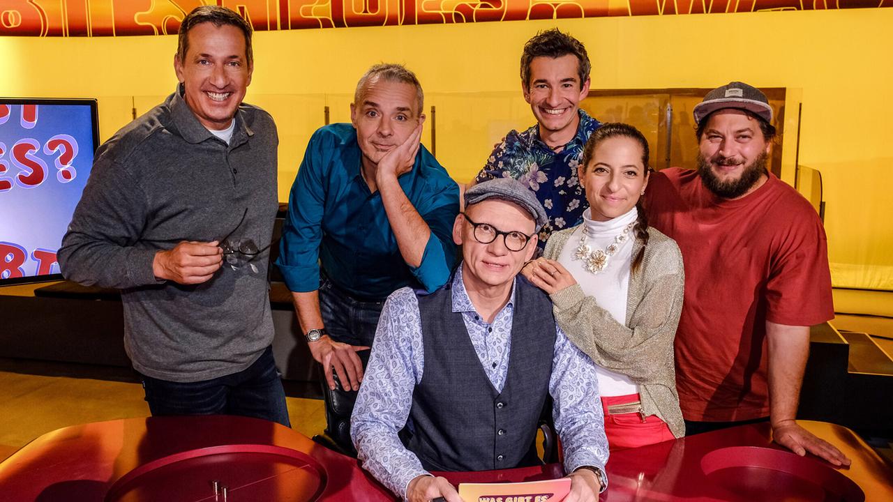 © ORF/Günther Pichlkostner "Was gibt es Neues?" am 1.12.2023: Viktor Gernot, Thomas Maurer, Oliver Baier, Omar Sarsam, Caroline Athanasiadis, David Scheid