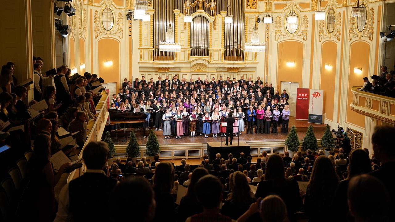 © ORF/Roman Zach-Kiesling "Österreich singt wieder - Das Konzert": Chor Ensemble