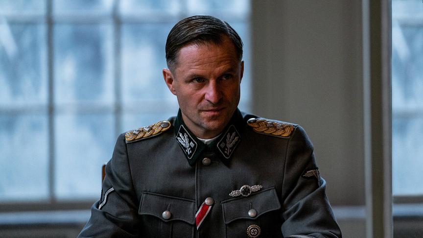 "Die Wannseekonferenz": Reinhard Heydrich (Philipp Hochmair), Chef des Reichssicherheitshauptamts, Chef der Sicherheitspolizei und des SD.